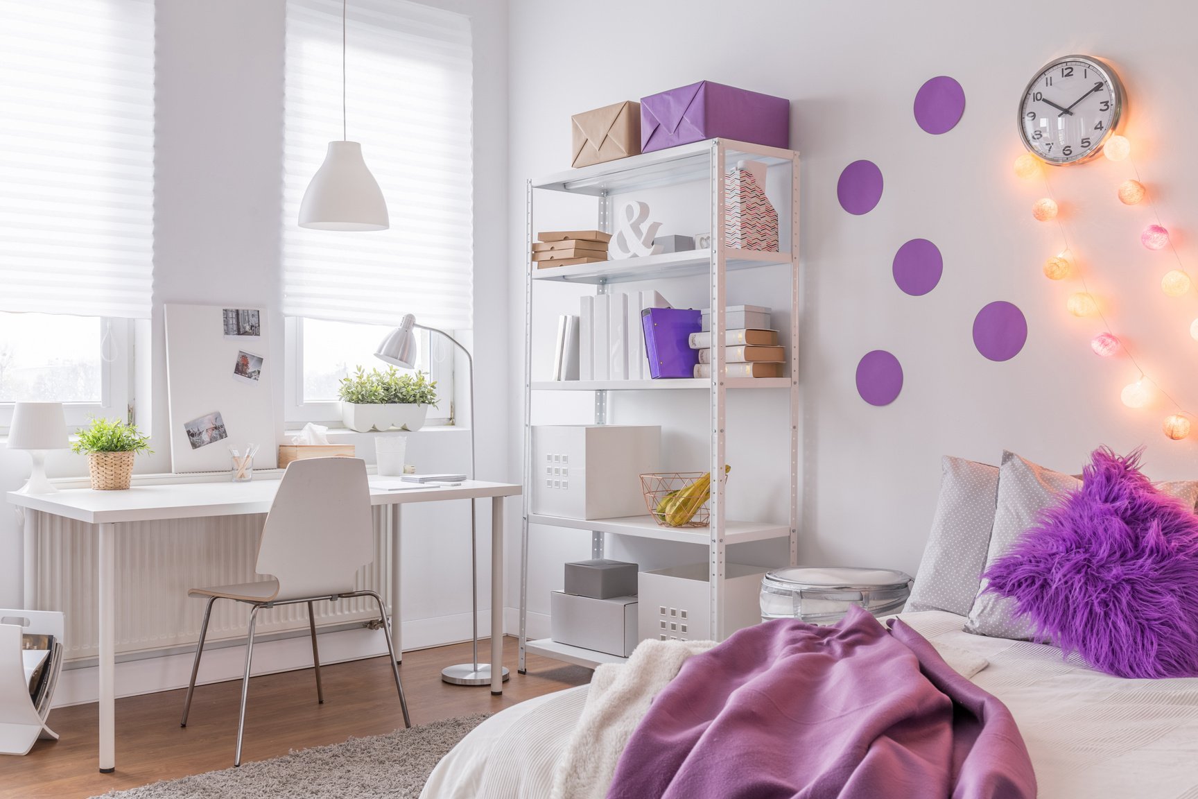 Room with purple decoration